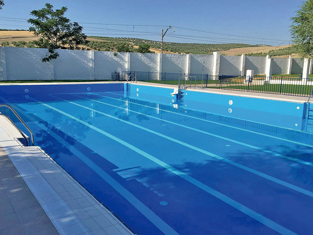 Impermeabilización de piscina en residencial mediante lámina armada de PVC realizada por la empresa Cantitec