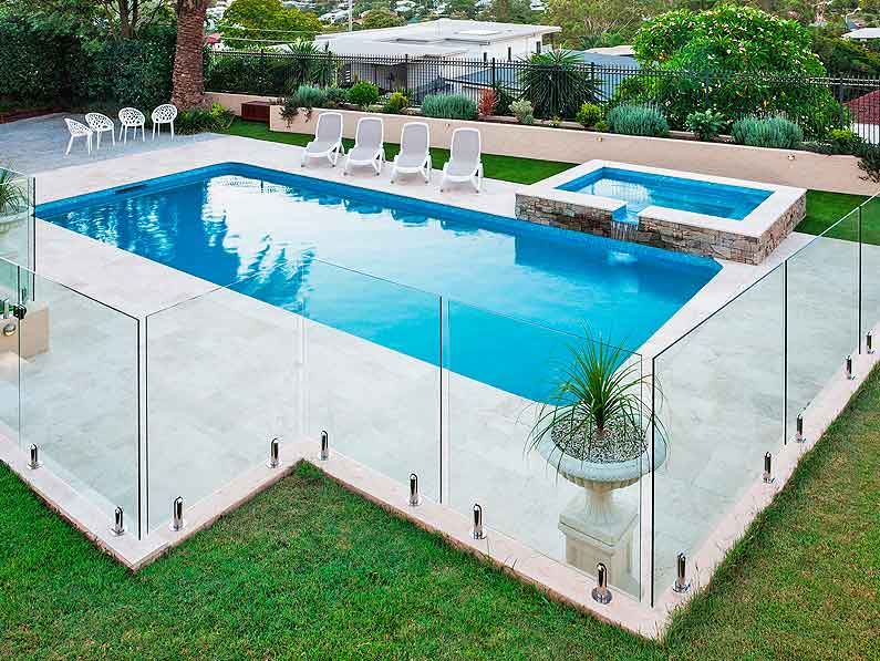 Reparación de piscinas en Granada: Rehabilitación, impermeabilización y mejoras estéticas de tu piscina