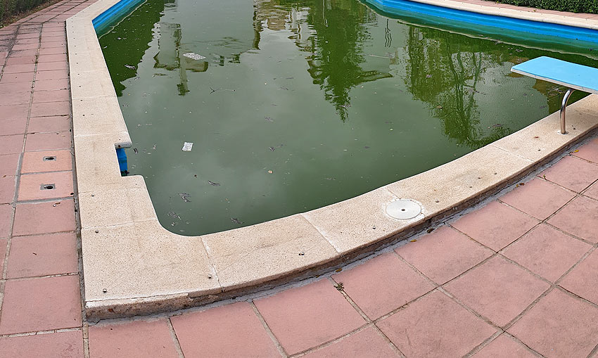 Aparición de fisuras y perdida de agua en piscina granada cantitec